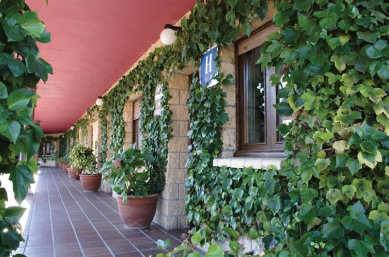Hotel Rural "La Ruta De Cabrales" كون المظهر الخارجي الصورة