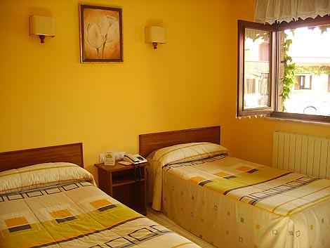 Hotel Rural "La Ruta De Cabrales" كون المظهر الخارجي الصورة